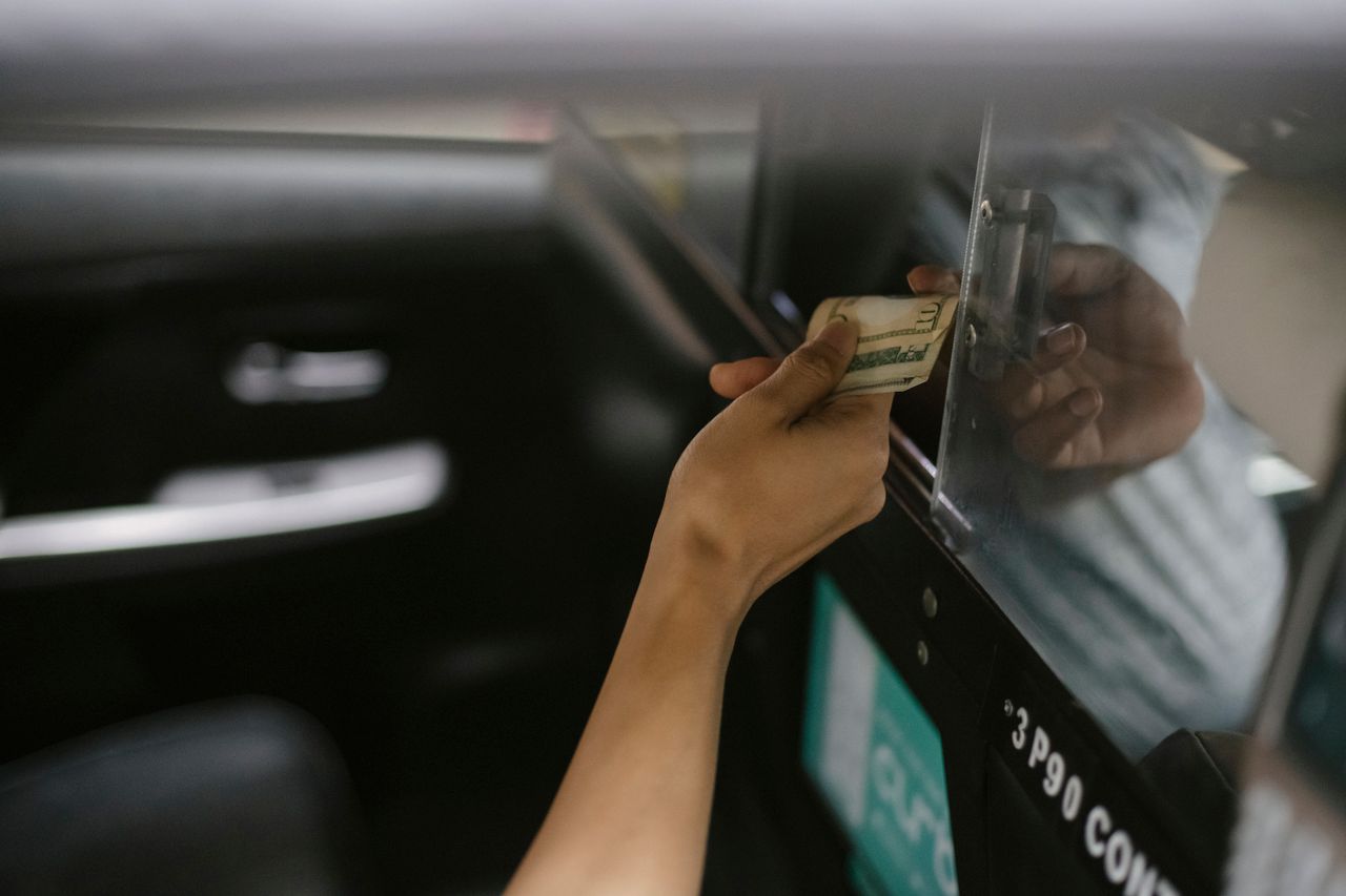 Ile kosztuje taxi za 100 km?